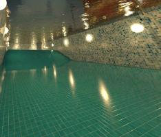 Chalet-swimming pool