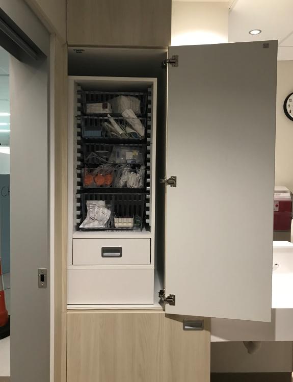 Moduflex Pull-Out Nurse Server