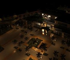 centro de diagnostico medico at night