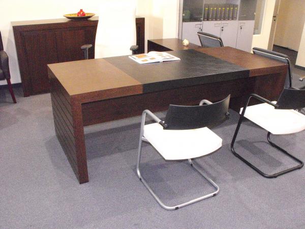 Executive Desk Studio