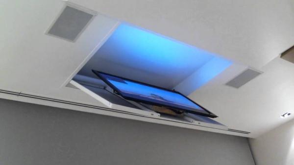 PANATALLA COLGANTE EN PLAFON